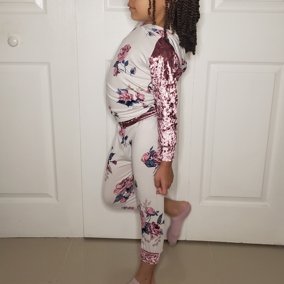 Velvet Floral hooded top with joggers - Picture 5 of 6